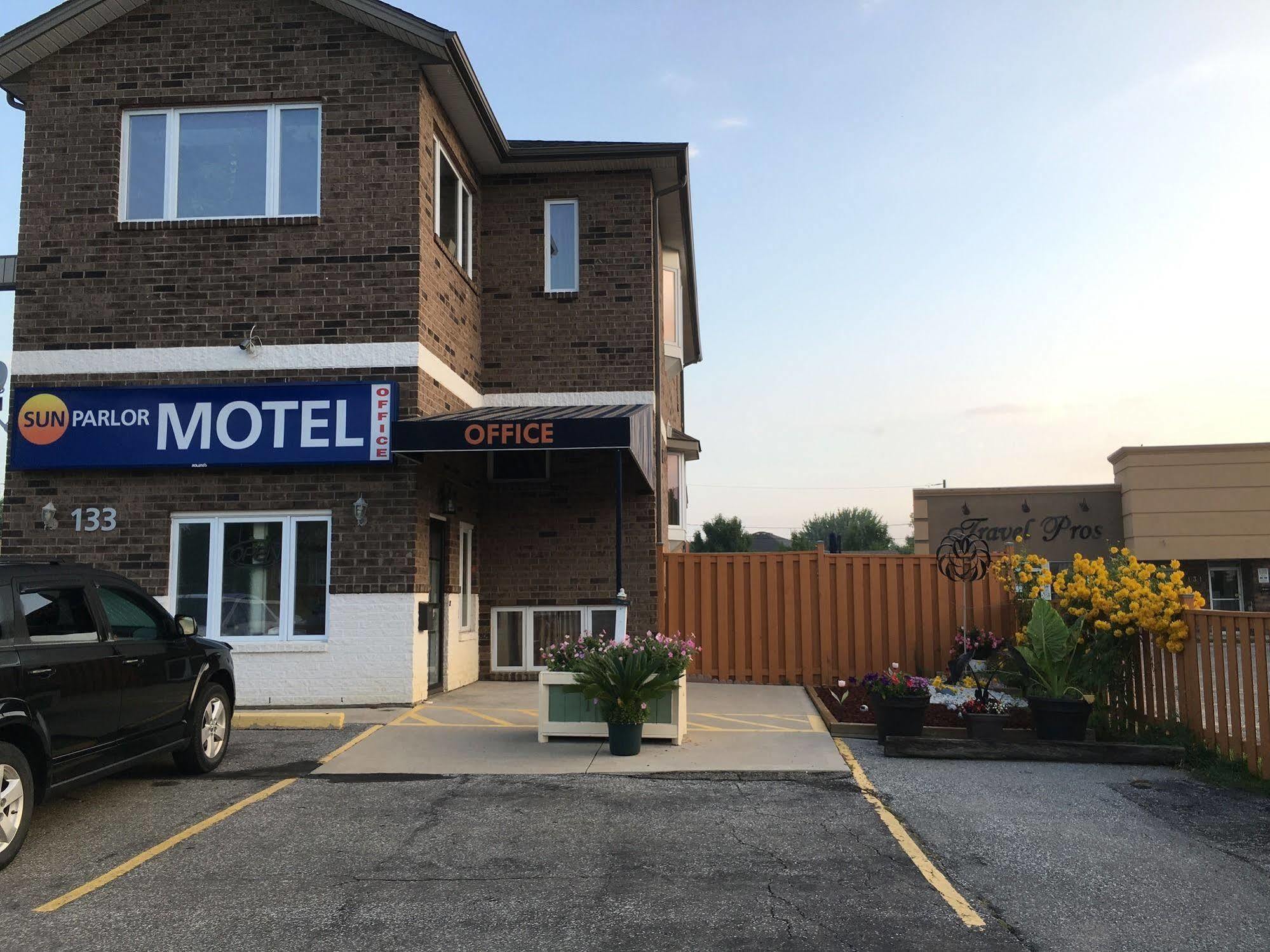 Sunparlor Motel Leamington Exterior photo